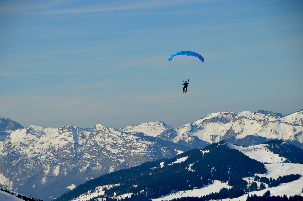 Paragliding over Queenstown Mountains