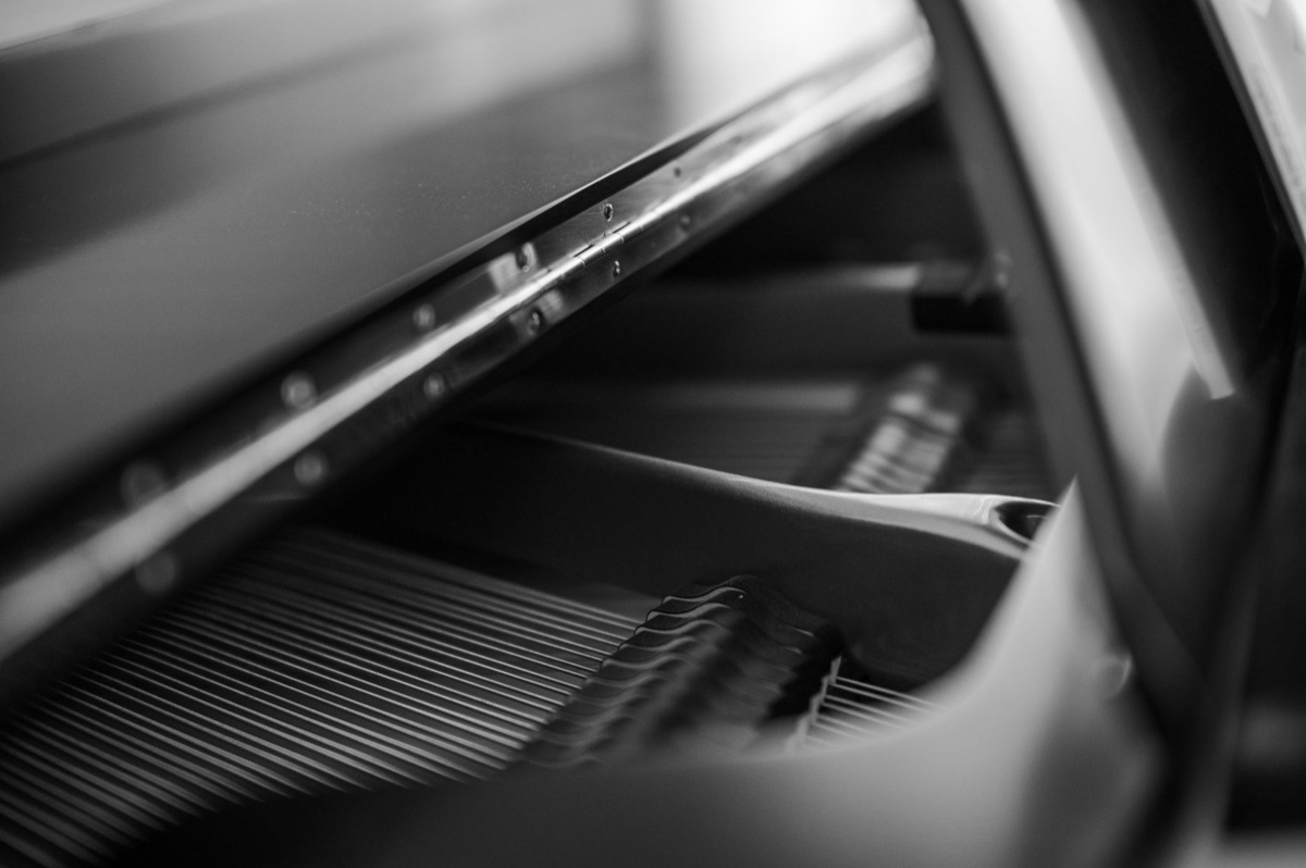 teclas de piano em couro vermelho