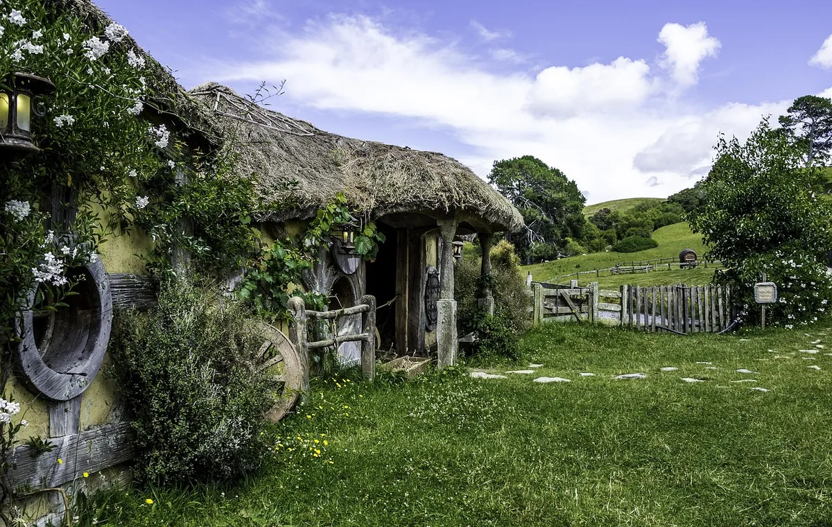 new zealand, hobbit, hobbiton, tourism, travel, nz, summer, destination, holiday, nature, location, matamata, green travel, green summer